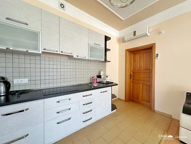 Dobra Voda'da 308 m2'lik üç katlı ev