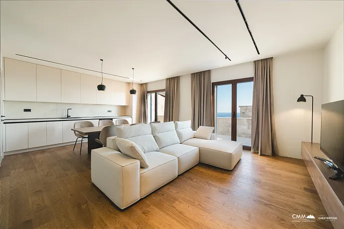 Budva yakınlarında yüzme havuzlu yepyeni lüks villa