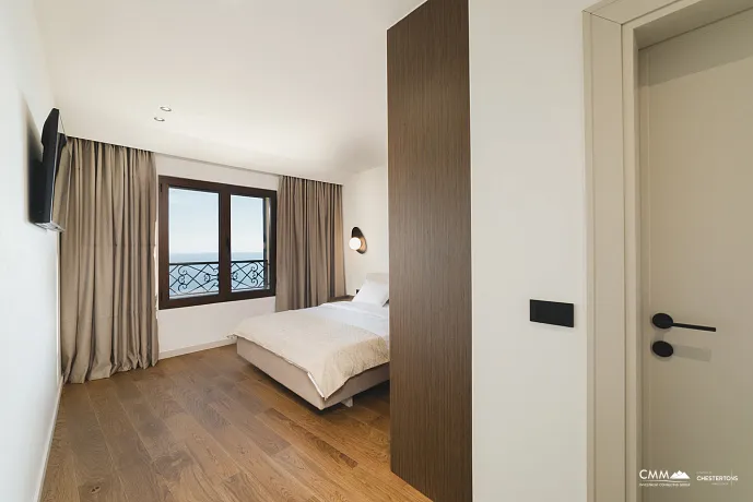 Budva yakınlarında yüzme havuzlu yepyeni lüks villa