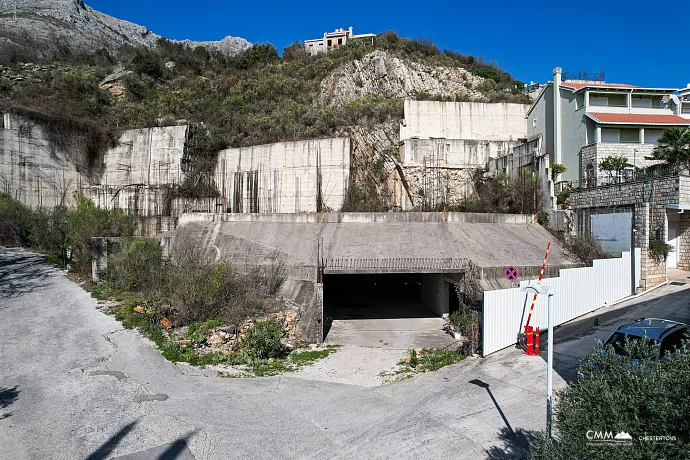 Rezevici'de apart otel projesi olan 1580 m2 arsa