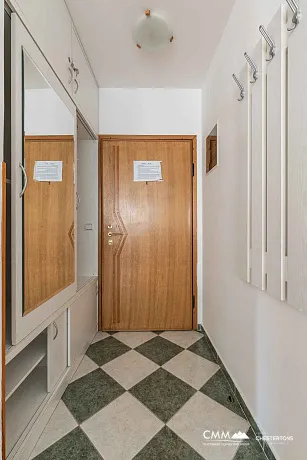Rafailovici'de denize yakın tek yatak odalı daire