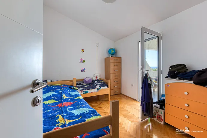 Petrovac'ta Akdeniz Manzaralı Dubleks Daire, 104 m²