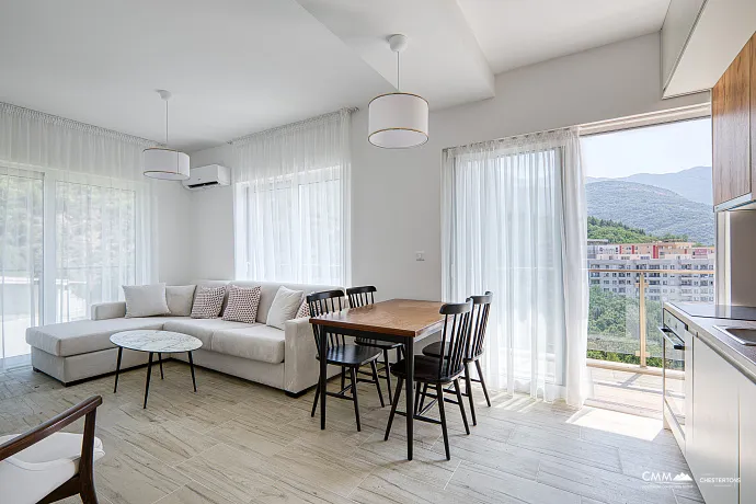Mobilyalı Deniz Manzaralı Daire – 43 m² | Bečići’de 5★ Lüks Konut Kompleksi, Üst Düzey Olanaklarla