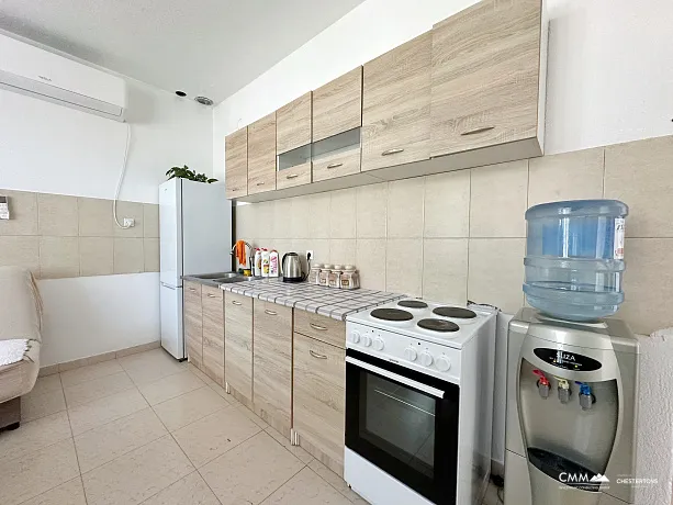 Dobra Voda'da 308 m2'lik üç katlı ev