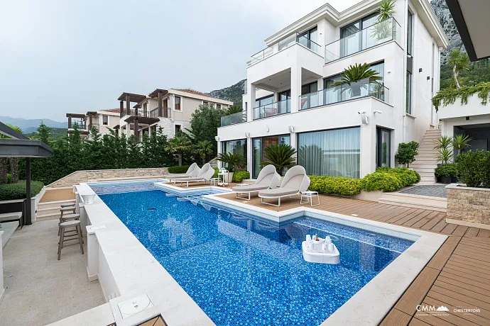 Sveti Stefan’a yakın, Blizikuće’de lüks villa