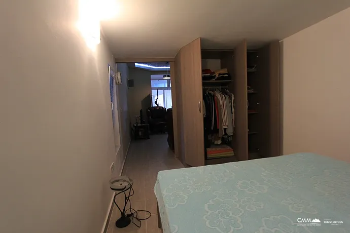 Apartment with a studio inside and a courtyard