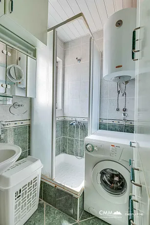 Rafailovici'de denize yakın tek yatak odalı daire