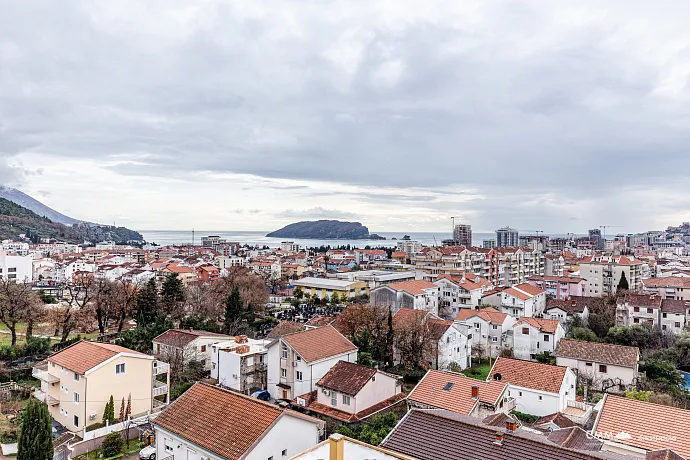 # 6566 Budva merkezinde yeni inşa edilmiş binada daireler