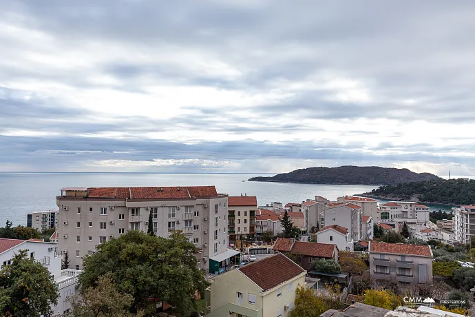 Bečići’de Lüks İki Odalı Daire – Sveti Stefan Manzaralı