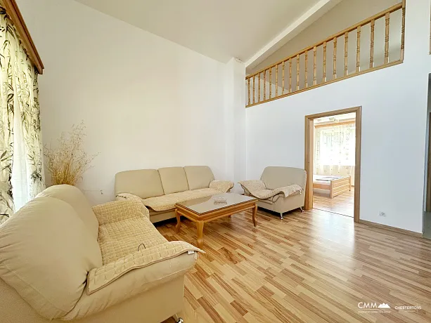 Dobra Voda'da 308 m2'lik üç katlı ev