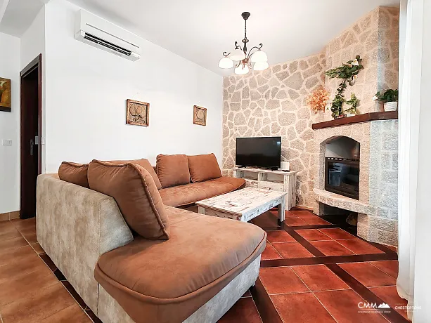 Üç yatak odalı, deniz manzaralı, yüzme havuzlu daire