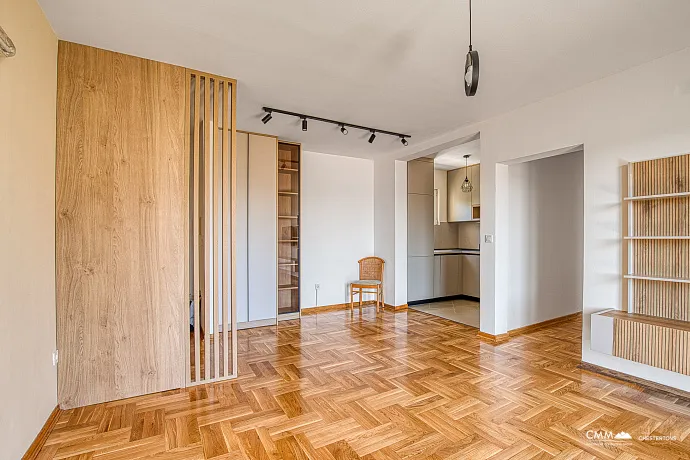 Bečići’de Deniz Manzaralı 64 m² Geniş Daire