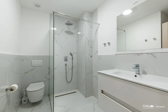 Bečići’de Tek Yatak Odalı Daire – Tamamen Eşyalı!