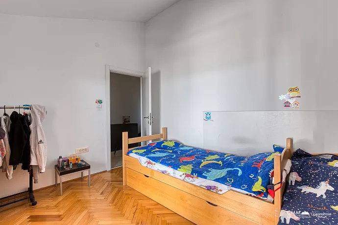 Petrovac'ta Akdeniz Manzaralı Dubleks Daire, 104 m²