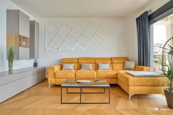 3 odalı daire, 90 m², Blizikuće — Sveti Stefan manzarası