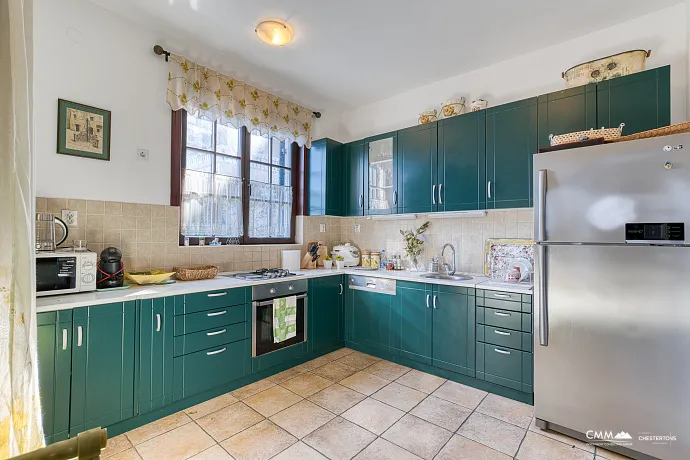 Muhteşem villa, Kotor Körfezi manzaralı, birinci sırada ve şömineli