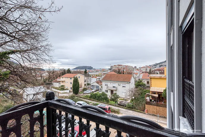 # 6566 Budva merkezinde yeni inşa edilmiş binada daireler