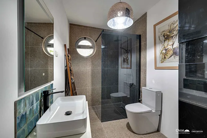 Blizikuće'de Lüks Yatırım Villası – 3 Daire, Havuz ve 120 m² Çatı Terası