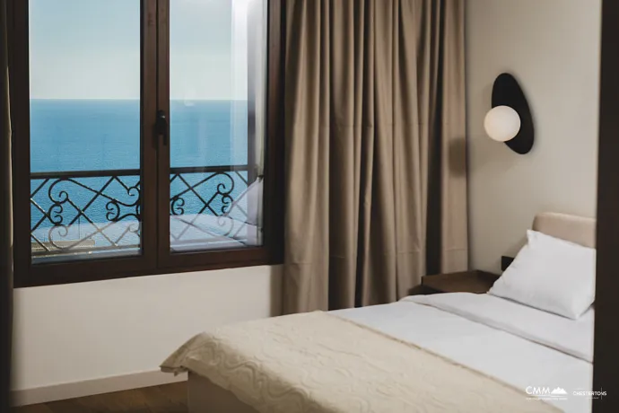 Budva yakınlarında yüzme havuzlu yepyeni lüks villa