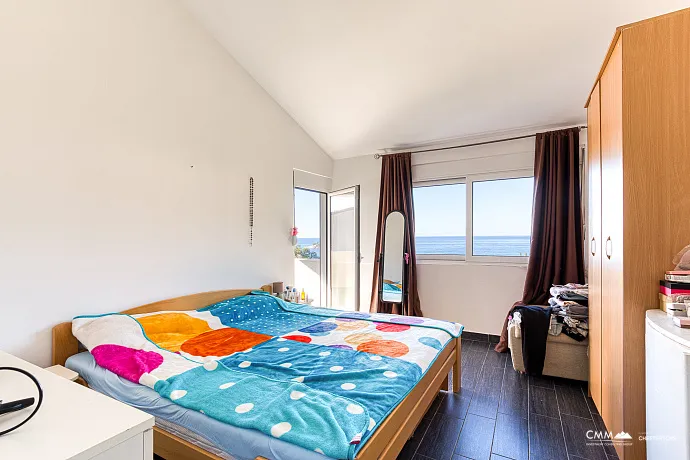 Petrovac'ta Akdeniz Manzaralı Dubleks Daire, 104 m²