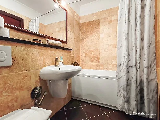 Üç yatak odalı, deniz manzaralı, yüzme havuzlu daire