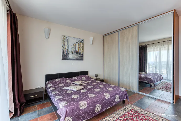 Becici'de deniz manzaralı villa