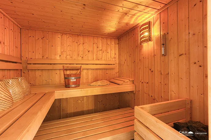 Kumbor'da denize 200 metre mesafede ev