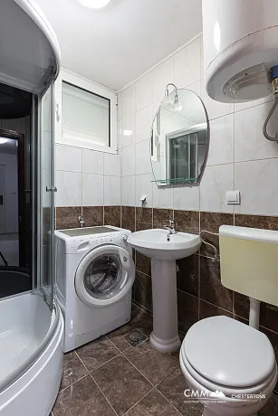 Deniz Manzaralı 61m² İki Yatak Odalı Daire – Seoce, Budva