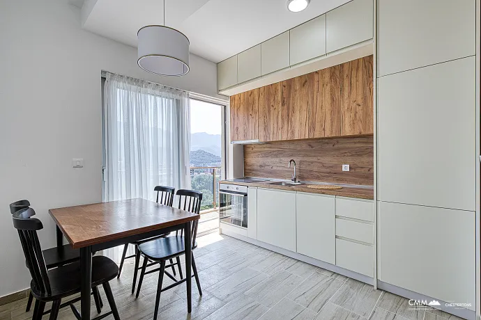 Mobilyalı Deniz Manzaralı Daire – 43 m² | Bečići’de 5★ Lüks Konut Kompleksi, Üst Düzey Olanaklarla