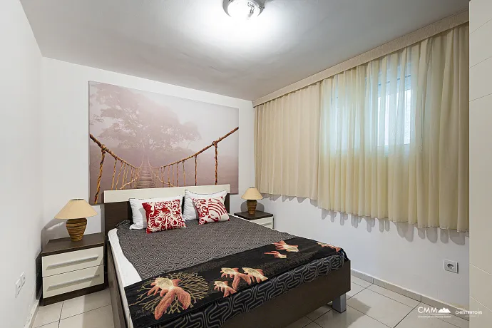 Deniz Manzaralı 61m² İki Yatak Odalı Daire – Seoce, Budva