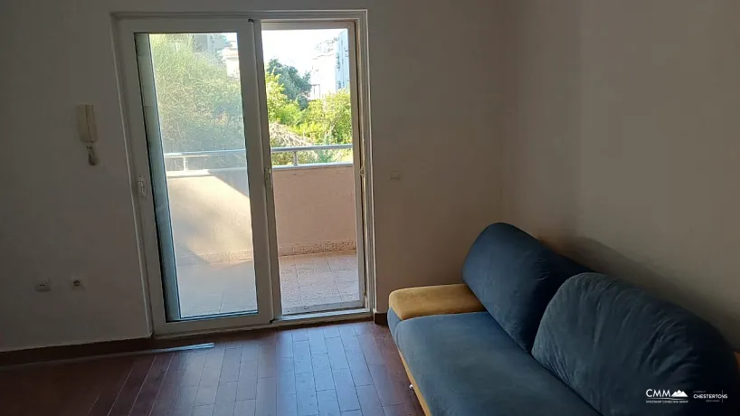 Rafailovići'de Geniş 1 Yatak Odalı Daire