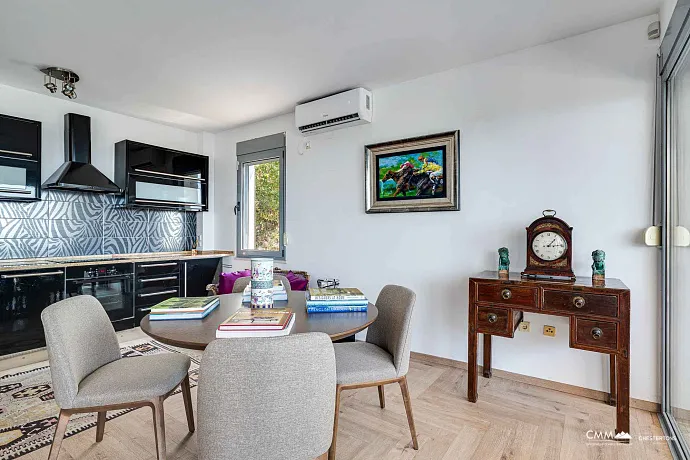 Blizikuće'de Lüks Yatırım Villası – 3 Daire, Havuz ve 120 m² Çatı Terası