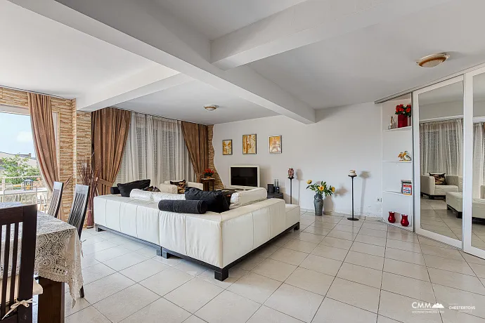 Deniz Manzaralı 61m² İki Yatak Odalı Daire – Seoce, Budva