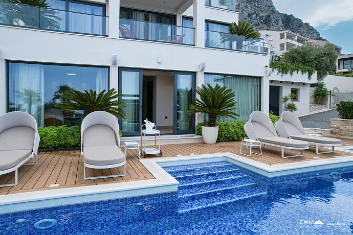 Sveti Stefan’a yakın, Blizikuće’de lüks villa
