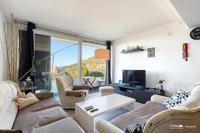 Petrovac'ta Akdeniz Manzaralı Dubleks Daire, 104 m²