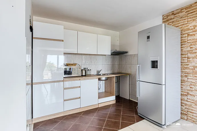 Deniz Manzaralı 61m² İki Yatak Odalı Daire – Seoce, Budva