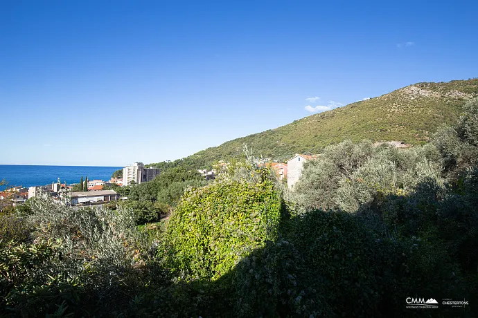 Petrovac'ta Akdeniz Manzaralı Dubleks Daire, 104 m²
