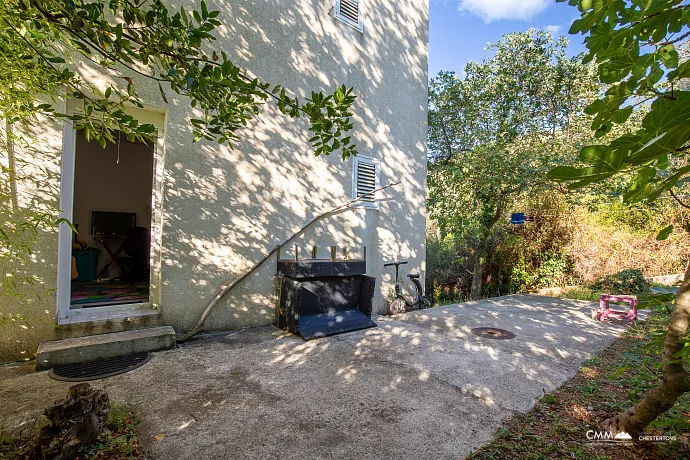 Petrovac'ta Akdeniz Manzaralı Dubleks Daire, 104 m²