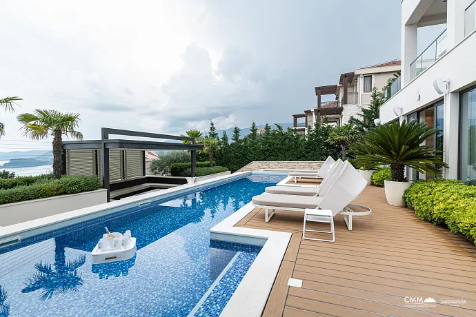 Sveti Stefan’a yakın, Blizikuće’de lüks villa