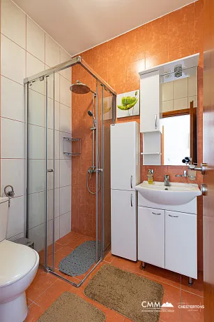 Becici'de deniz manzaralı villa