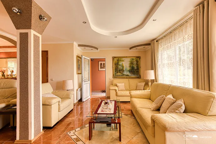 Kumbor'da denize 200 metre mesafede ev