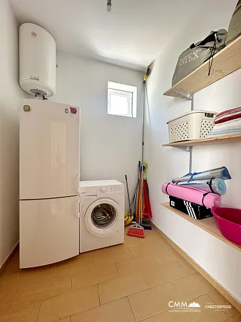 Dobra Voda'da 308 m2'lik üç katlı ev