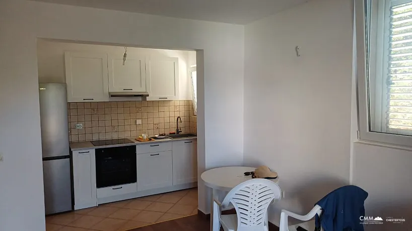 Rafailovići'de Geniş 1 Yatak Odalı Daire
