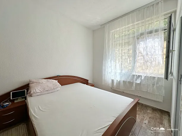 Dobra Voda'da 308 m2'lik üç katlı ev