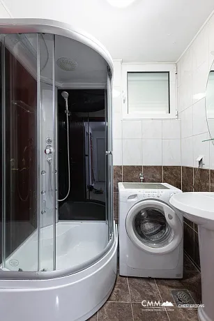 Deniz Manzaralı 61m² İki Yatak Odalı Daire – Seoce, Budva