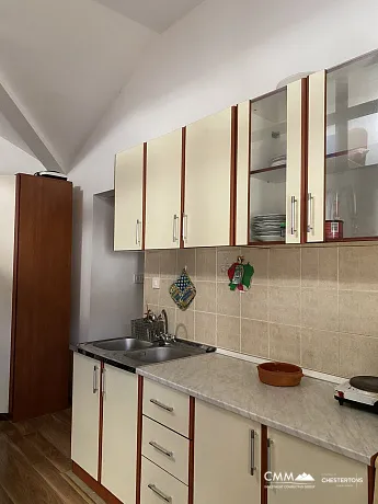 Karadağ'ın Kalbinde Büyüleyici Bir Sahil Dairesi