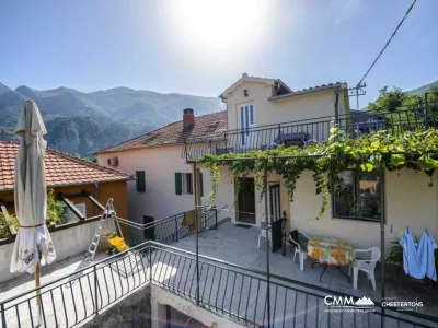 Kotor'da Ev