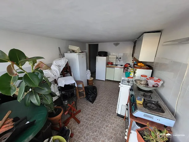 Bar'da üç yatak odalı ev