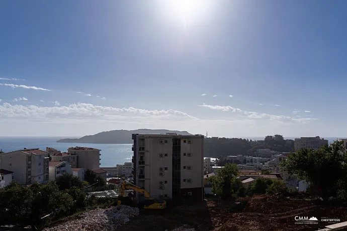 Bečići’de garajlı tek yatak odalı daire