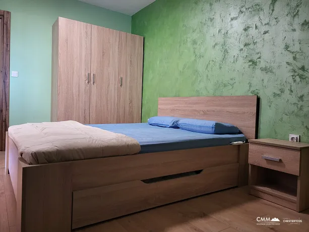 Budva’da 60 m², iki odalı daire, plaja yakın mükemmel konum